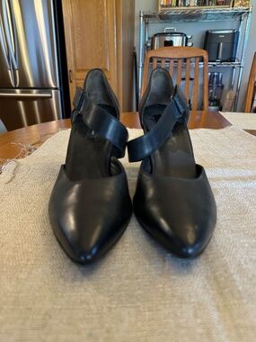 Paul Green Asymmetrical Strap Pump